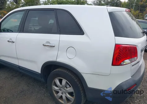 2011 Kia Sorento Lx from USA, damaged, VIN 5XYKTCA11BG014754